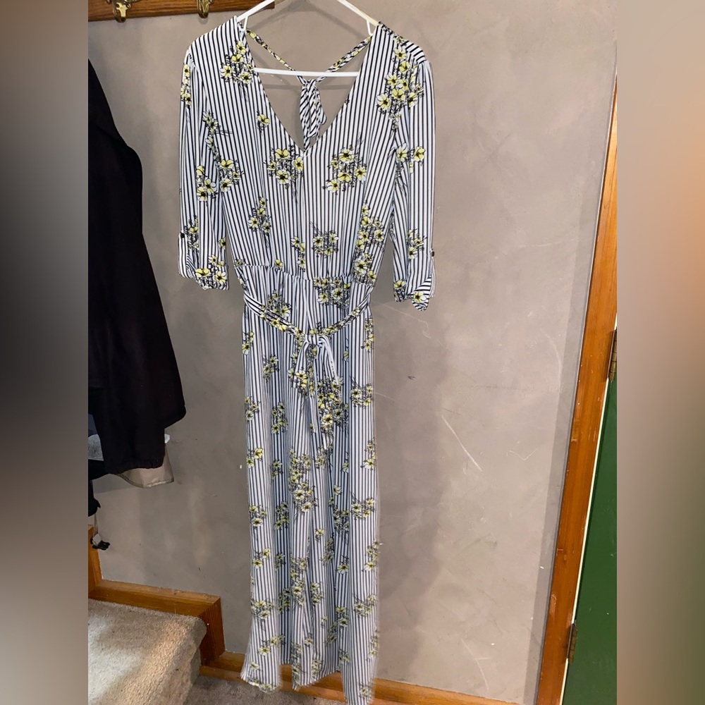 Wrapper Stripped Floral V-Neck and Back Romper